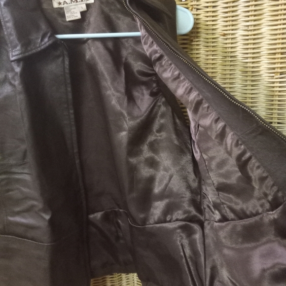 A.M.I. Women's Leather Vest Brown Full Zip Size L/40 - Picture 5 of 7